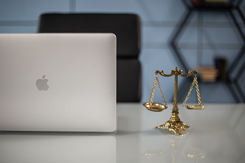 Commercial law services at Briscoe Attorneys